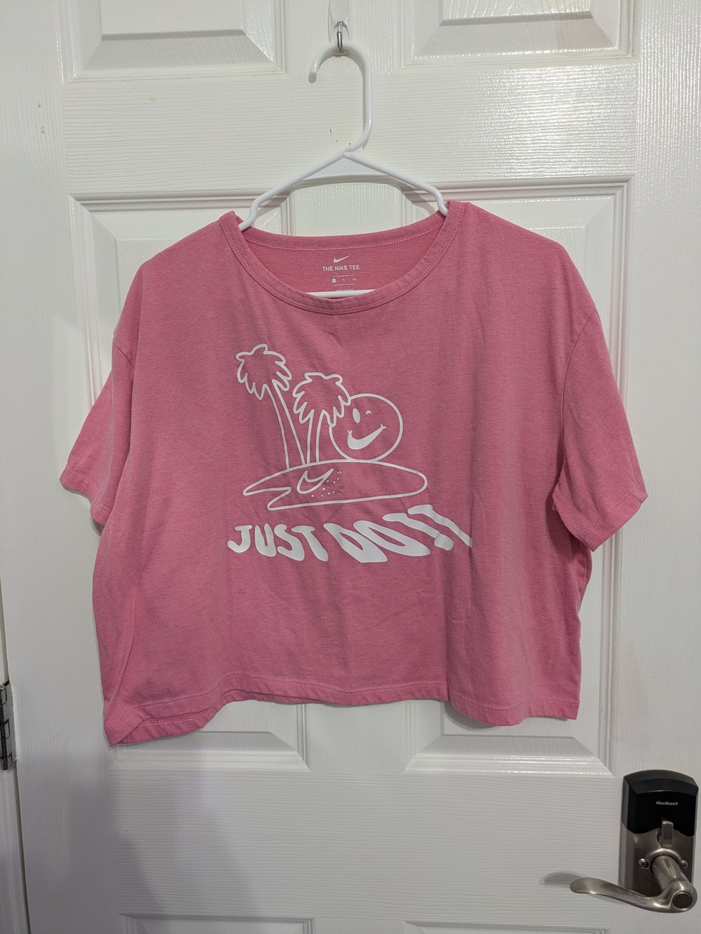 Nike Women's Cropped Pink 'Just Do It' Graphic Short Sleeve Tee XL
